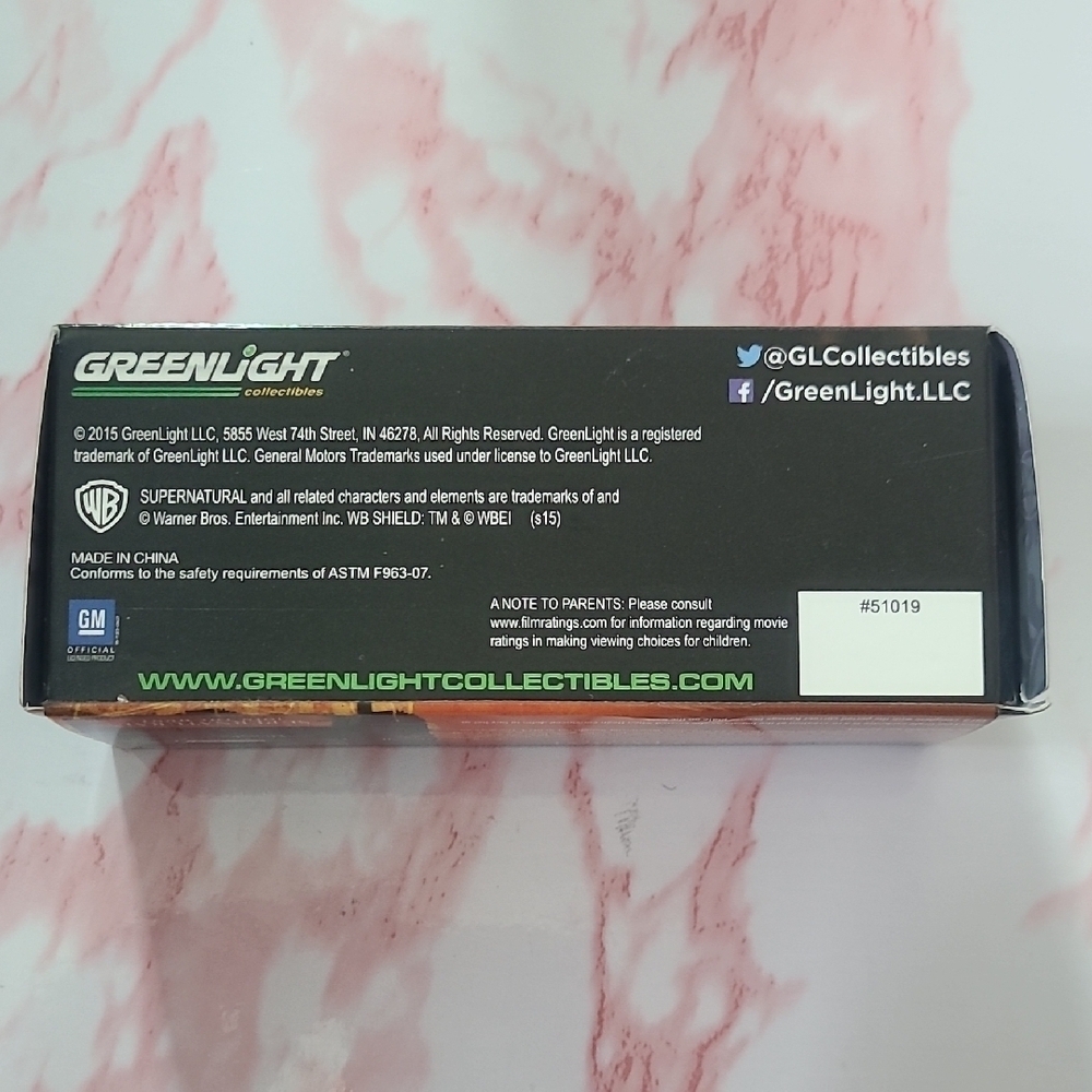 NIB Greenlight 1967 Chevrolet Impala Sport Sedan Die-Cast Model Loot Crate - Picture 4 of 8
